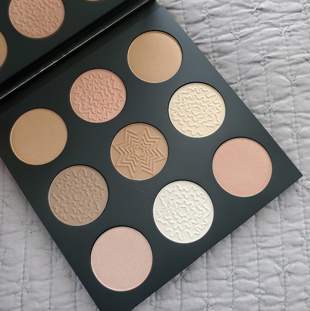 Smashbox Holidaze Spotlight + Contour Palette